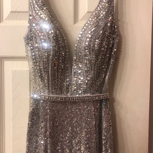 Beautiful studded, sequin, mermaid dress - Picture 4 of 8
